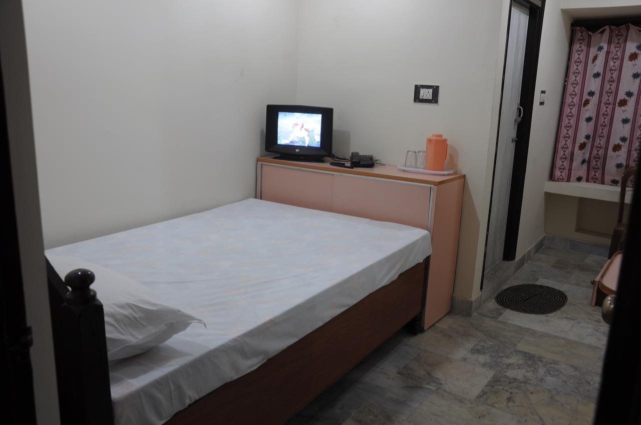 Vani Lodge Visakhapatnam Zewnętrze zdjęcie